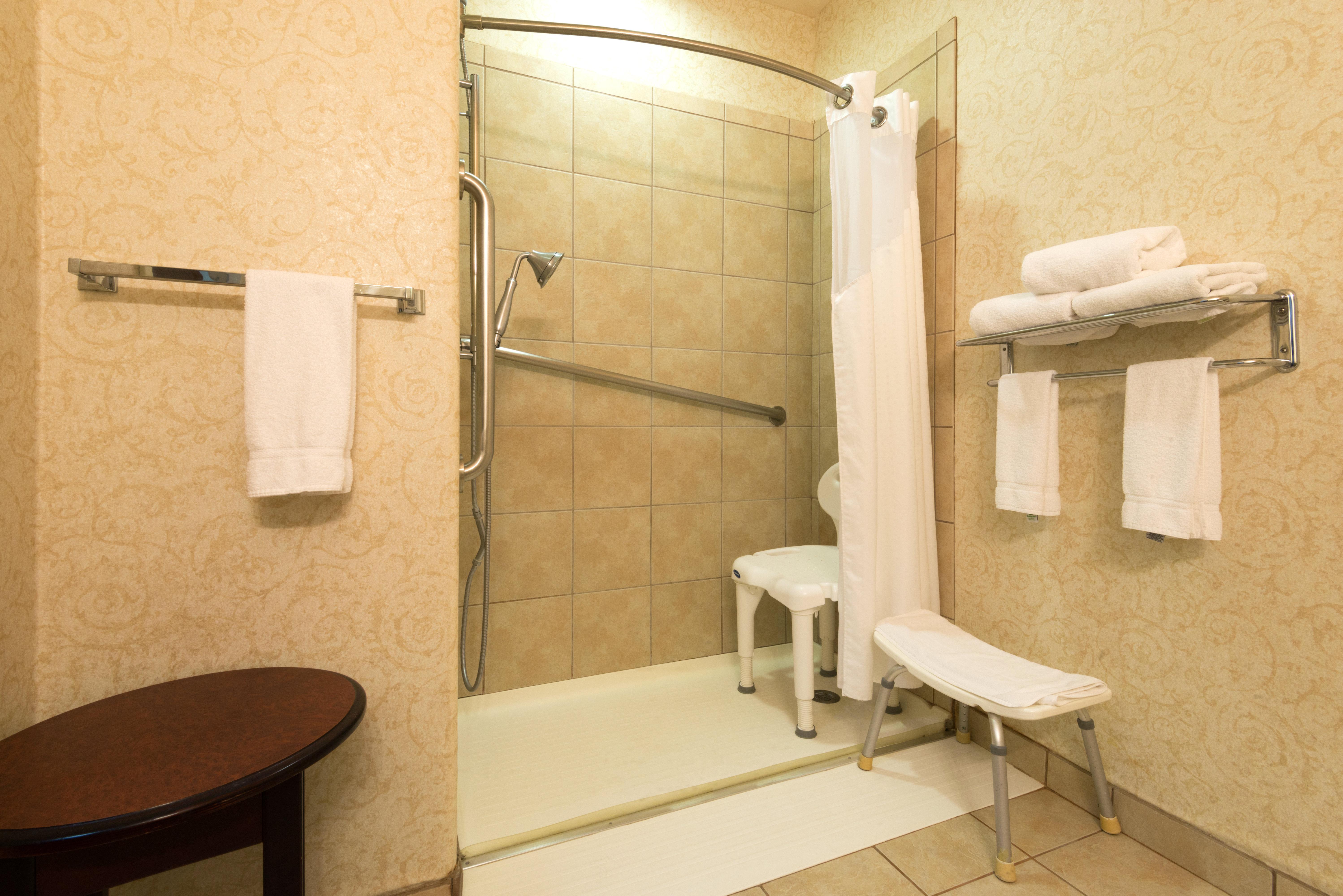 Holiday Inn Express Hotel & Suites Evanston By Ihg Ngoại thất bức ảnh