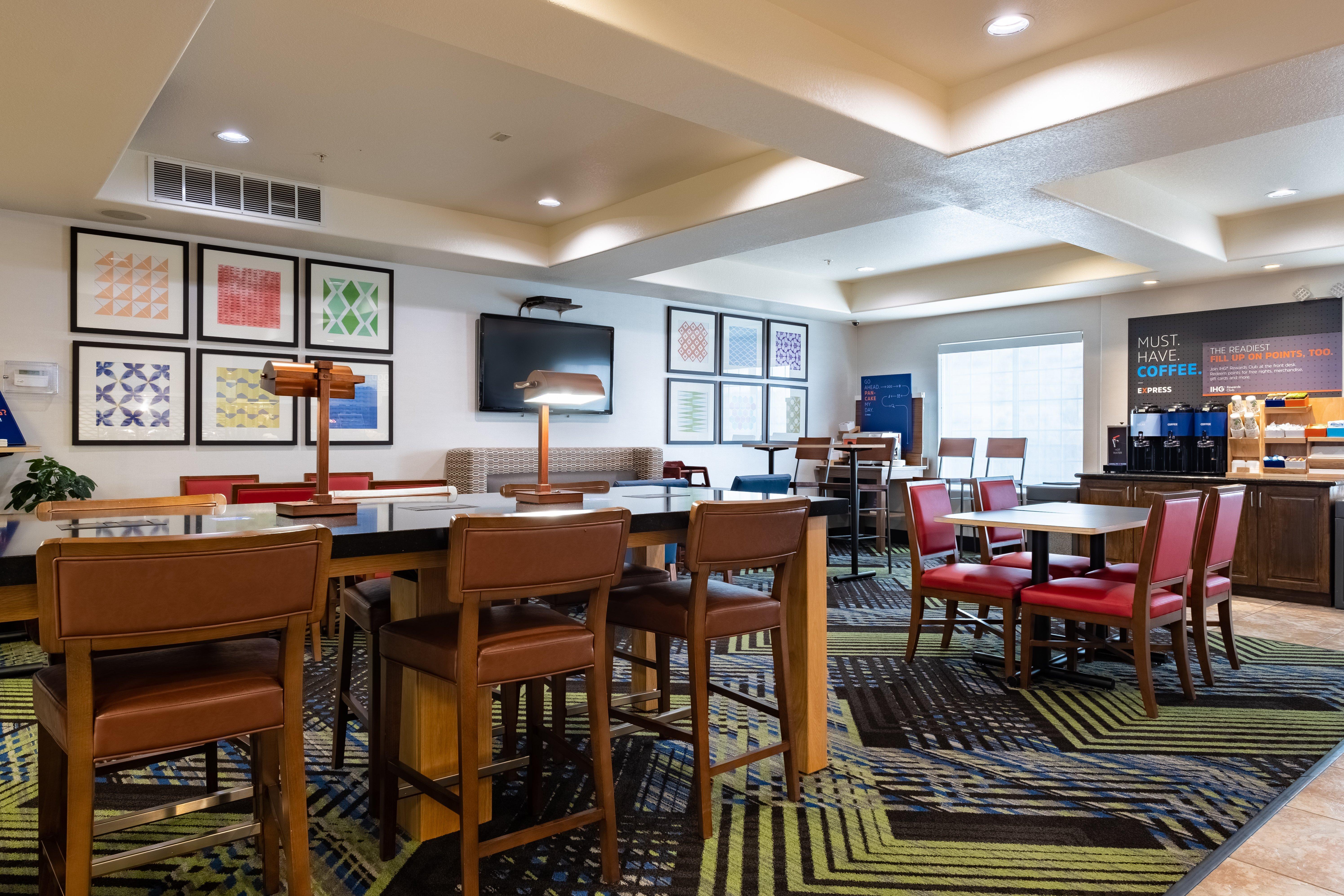 Holiday Inn Express Hotel & Suites Evanston By Ihg Ngoại thất bức ảnh