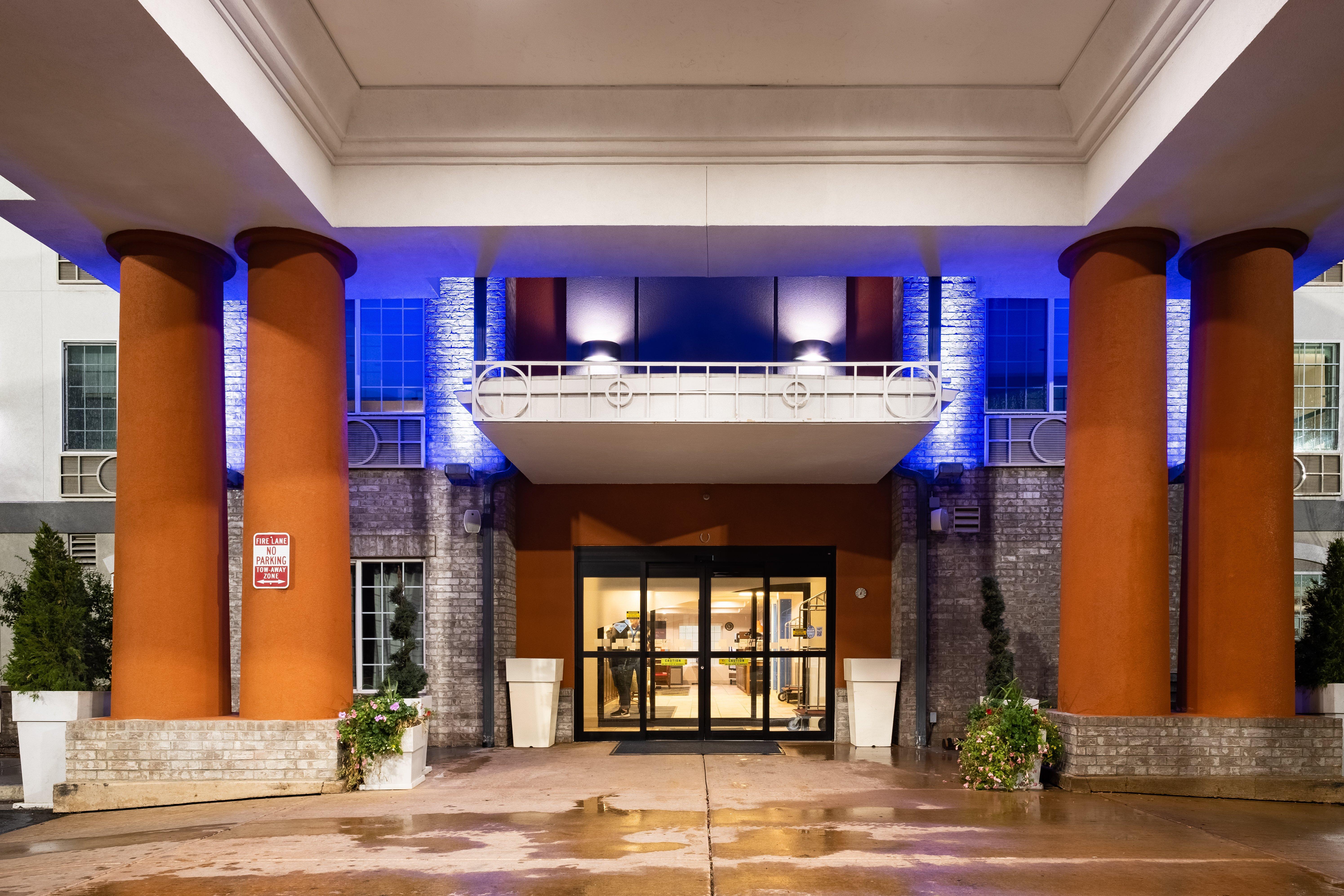 Holiday Inn Express Hotel & Suites Evanston By Ihg Ngoại thất bức ảnh