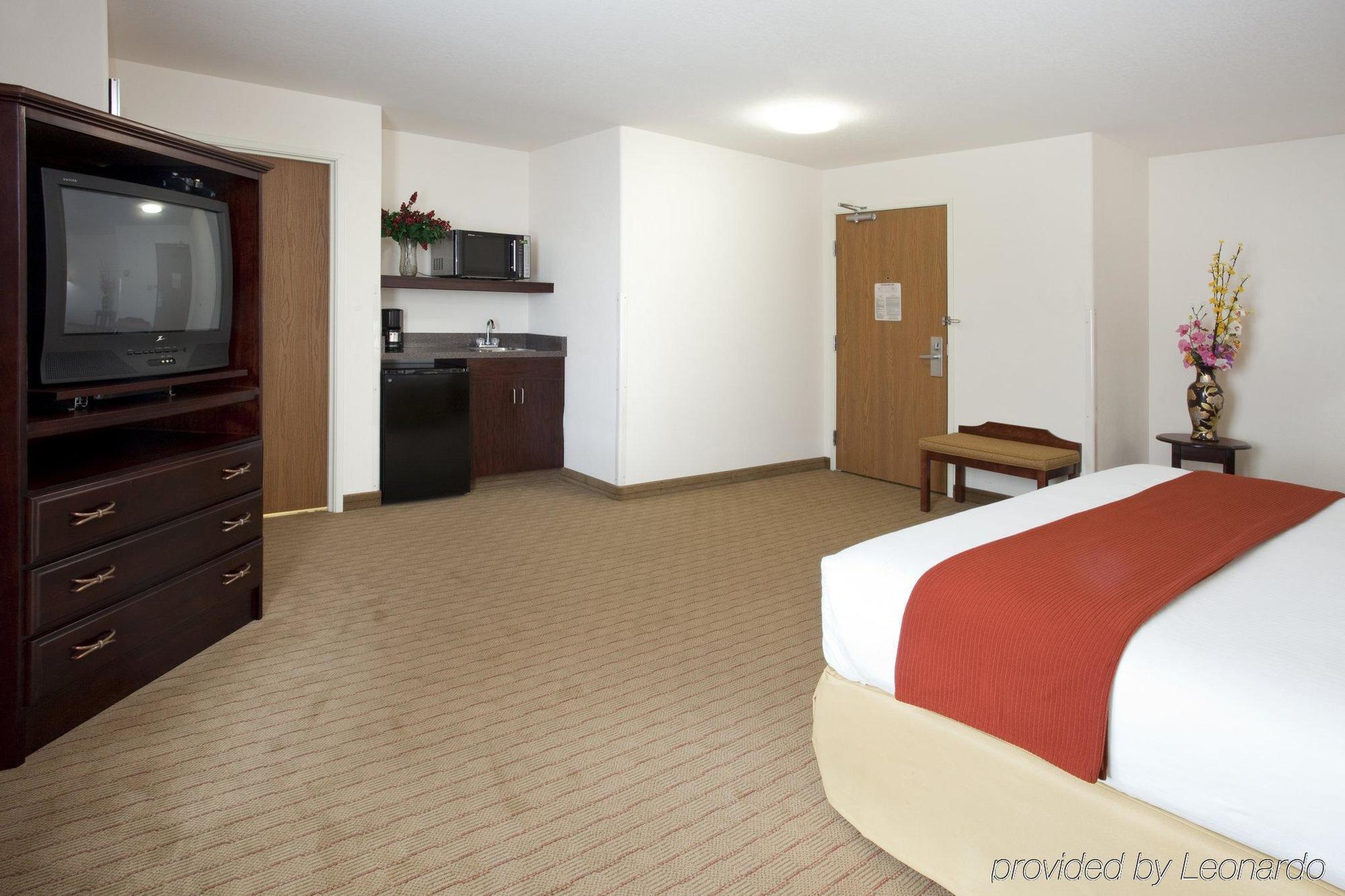 Holiday Inn Express Hotel & Suites Evanston By Ihg Phòng bức ảnh
